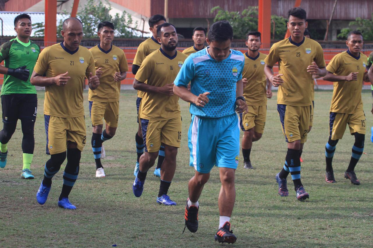 Skuat Bandung United latihan ringan di Lampineung | Photo Eko Densa